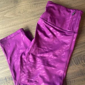 GapFit Eclipse Capri Leggings- Small